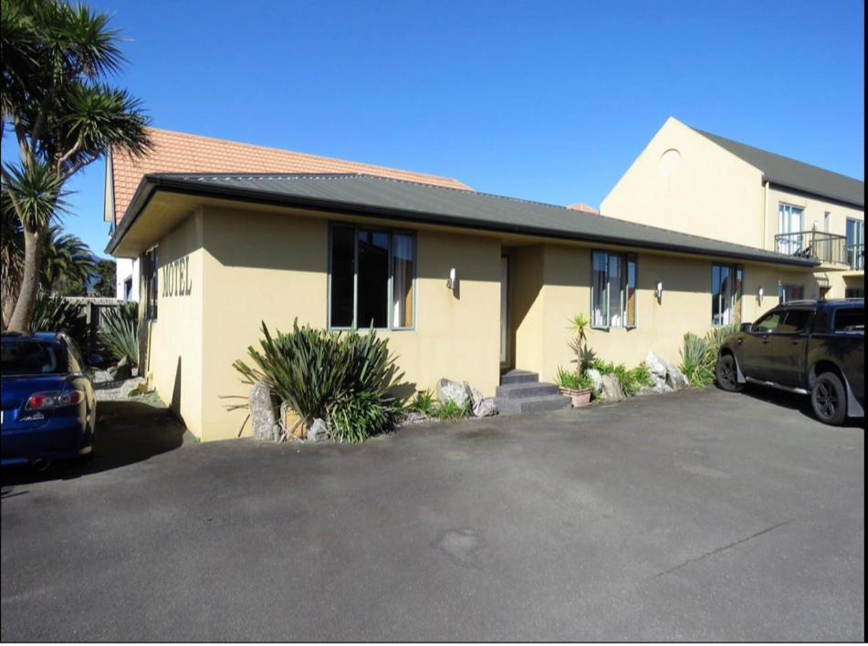 Palmcourt Motel Westport Exterior photo